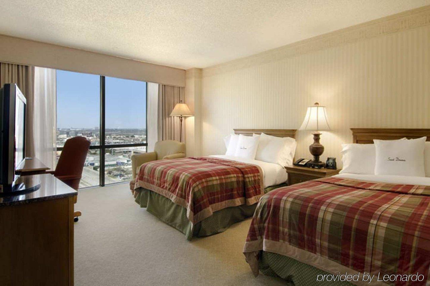 Doubletree By Hilton Hotel Dallas Campbell Centre Room photo